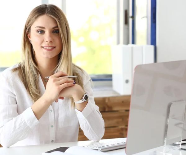 مهنة marketing specialist