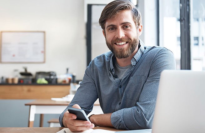 اهمية الذكاء الاصطناعي في العمل الحر